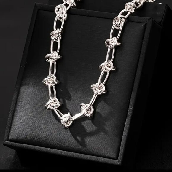 Knot Style Silvery Choker Necklace Y2K Inspired Thick Chain - Picture 4 of 9